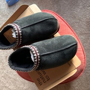 Haflinger Lakota womens Black Slip-On Slippers with Patterned Collar